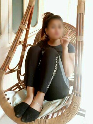 Riya ahmedabad Escorts